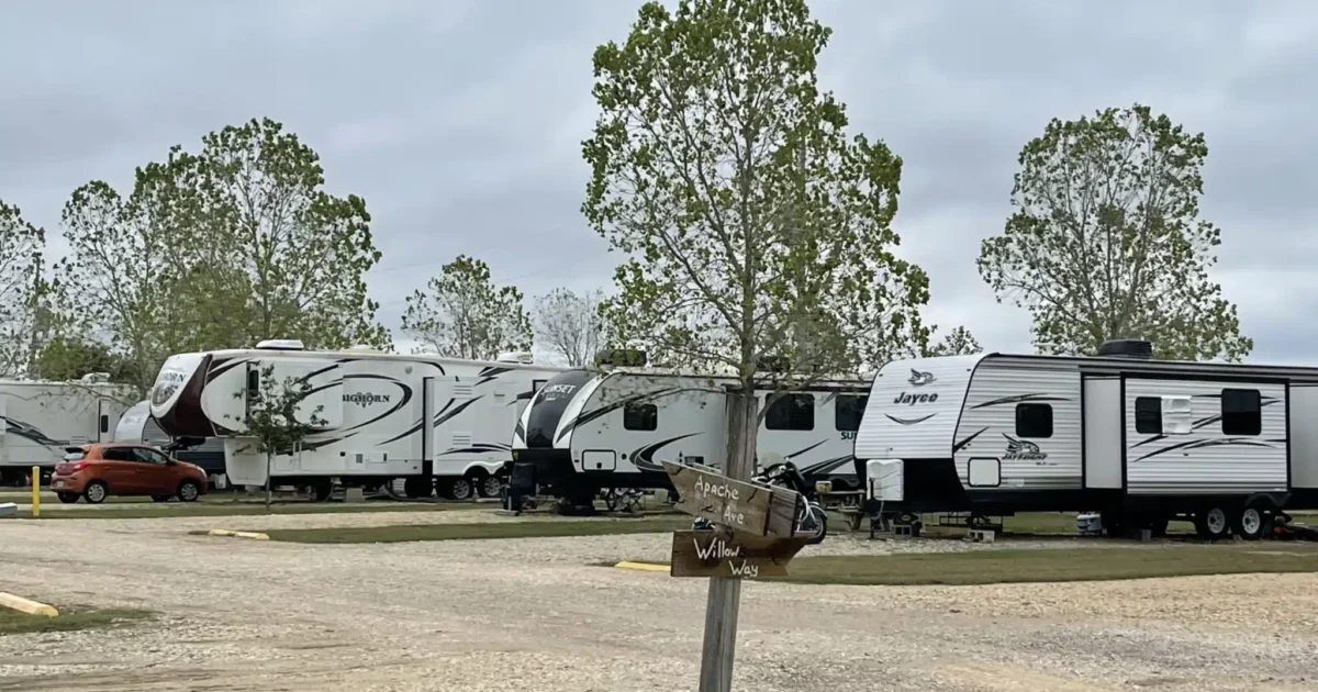 East Austin RV Park RV park in Elgin, TX (photo 1)